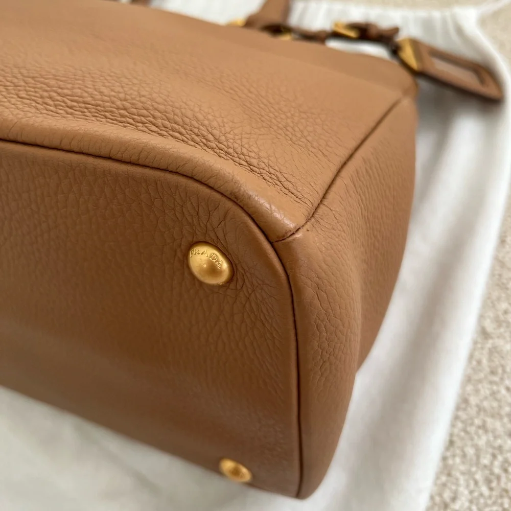 Prada Vitello Daino tote bag in camel - great pre-owned condition - Picture 4 of 16